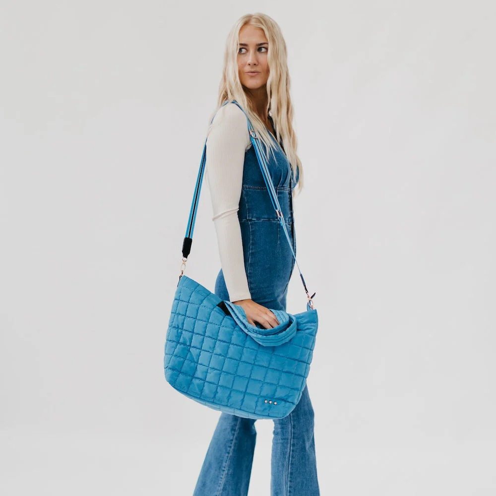 Dreamer Quilted Tote Bag - Image 16