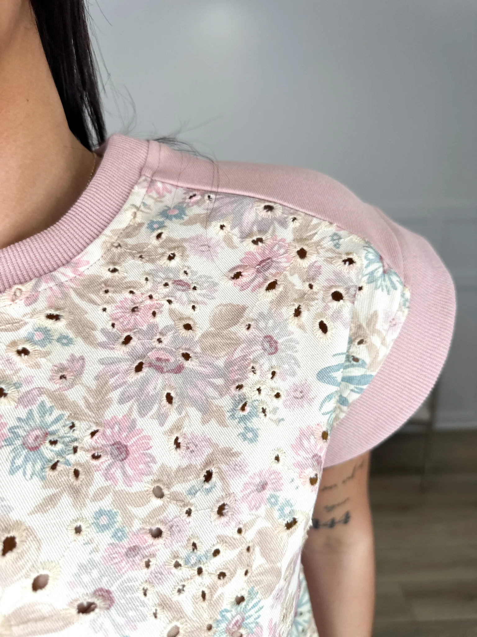 Doe & Rae Reading Your Texts Cotton Blend Short Sleeve Pink Mom Cropped Top - Image 3