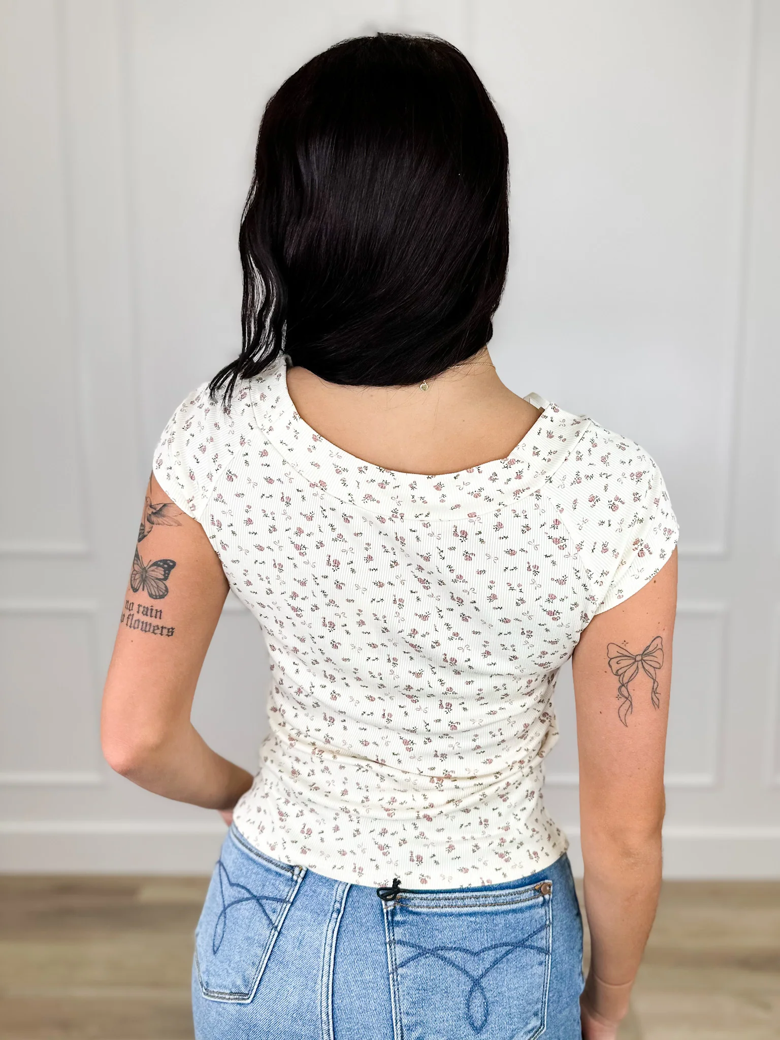 Doe & Rae Losing Control Rayon Blend Short Sleeve Cream Top - Image 2