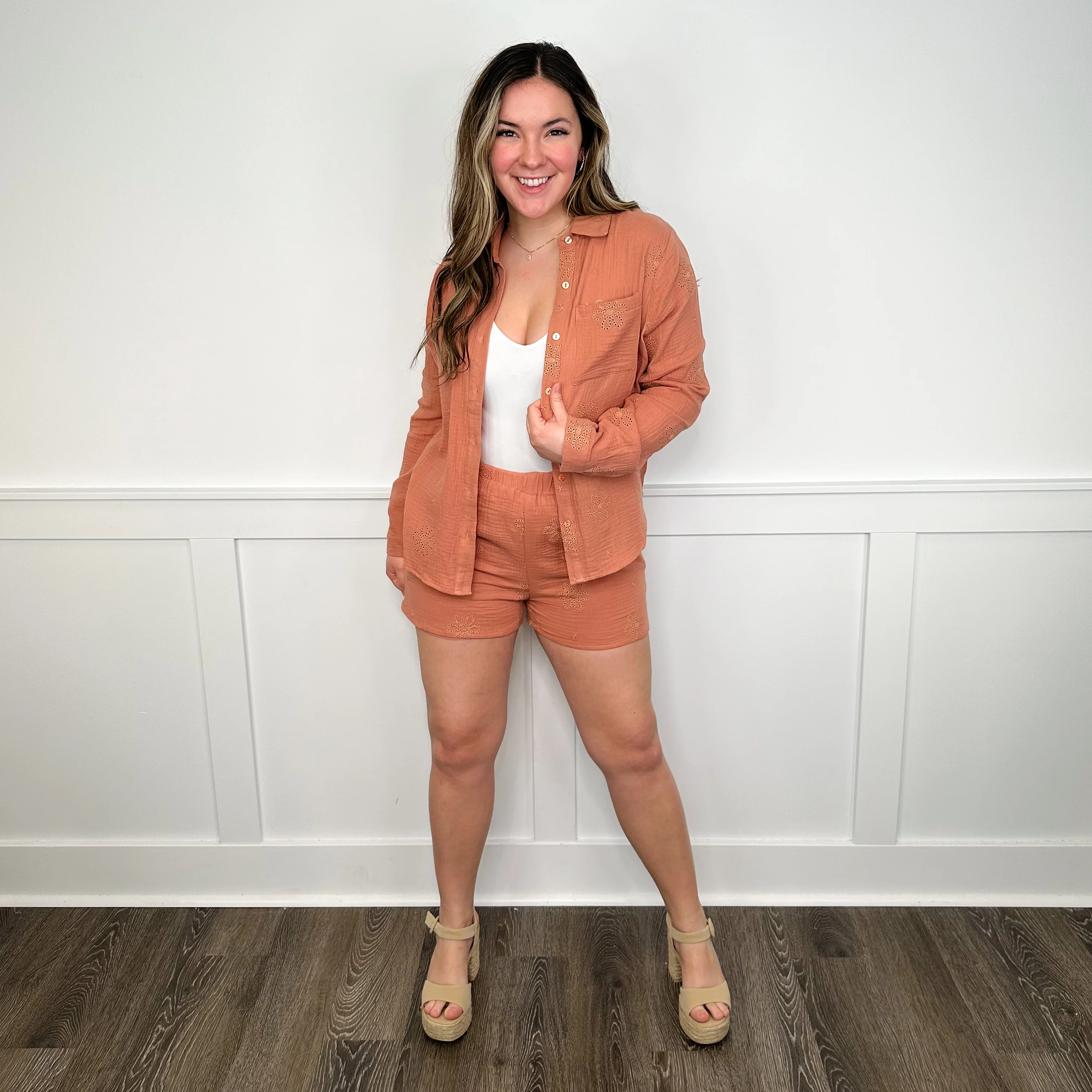 Hem & Thread Bring the Beauty High-Rise Cotton Clay Shorts - Image 2