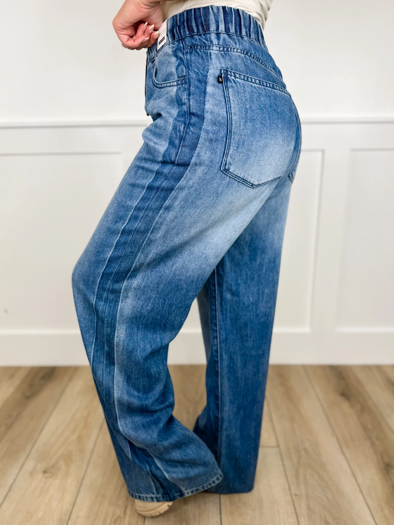 Judy Blue Mary High-Rise Wide Leg Medium Wash Lightweight Jeans - Image 2