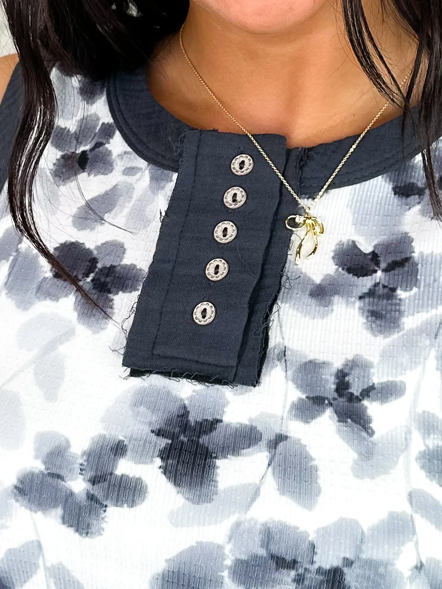 POL Subliminal Messages Rayon Blend Charcoal Tank Top - Image 3