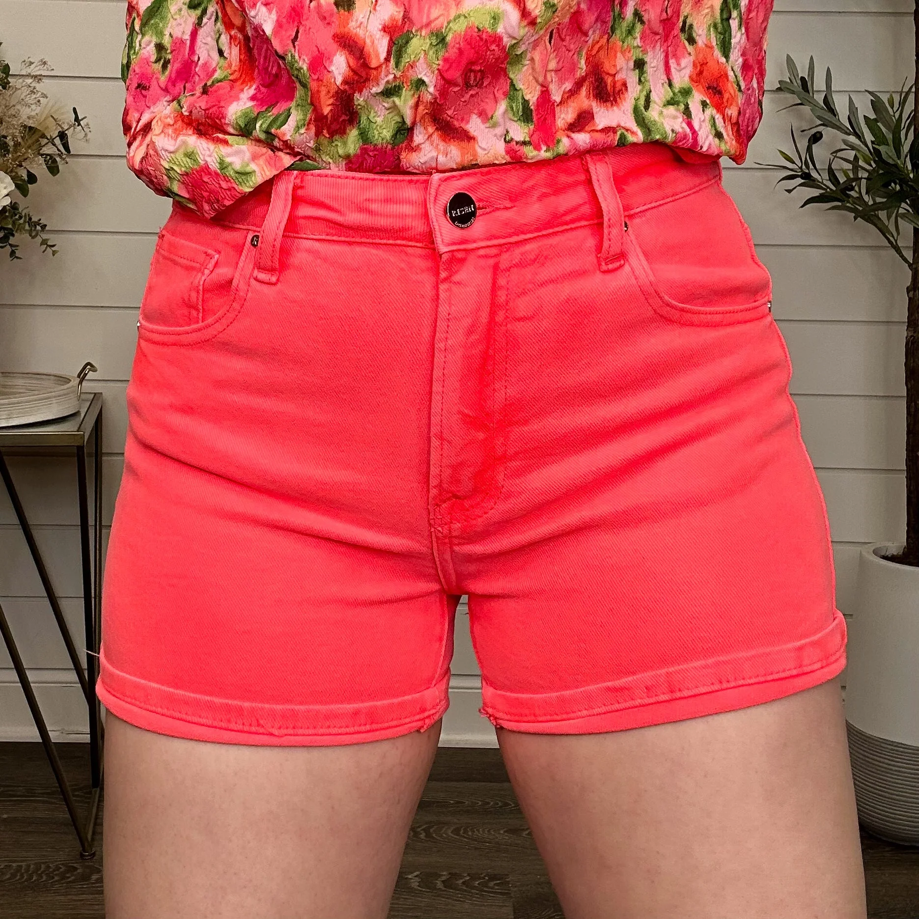 Risen Bria High-Rise Coral Shorts - Image 3