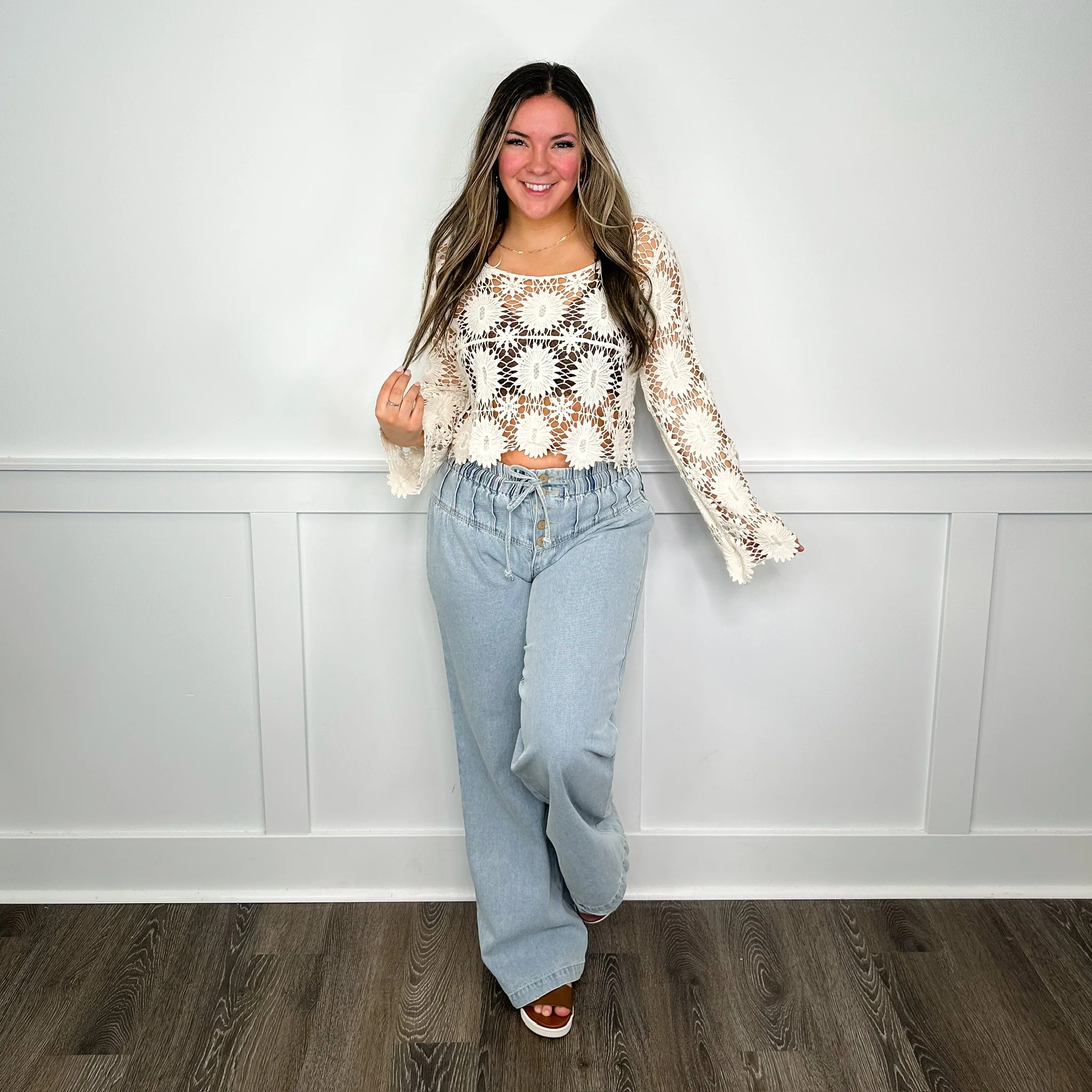 Try Me High-Rise Cotton Wide Leg Light Wash Avery Mae Jeans - Image 4